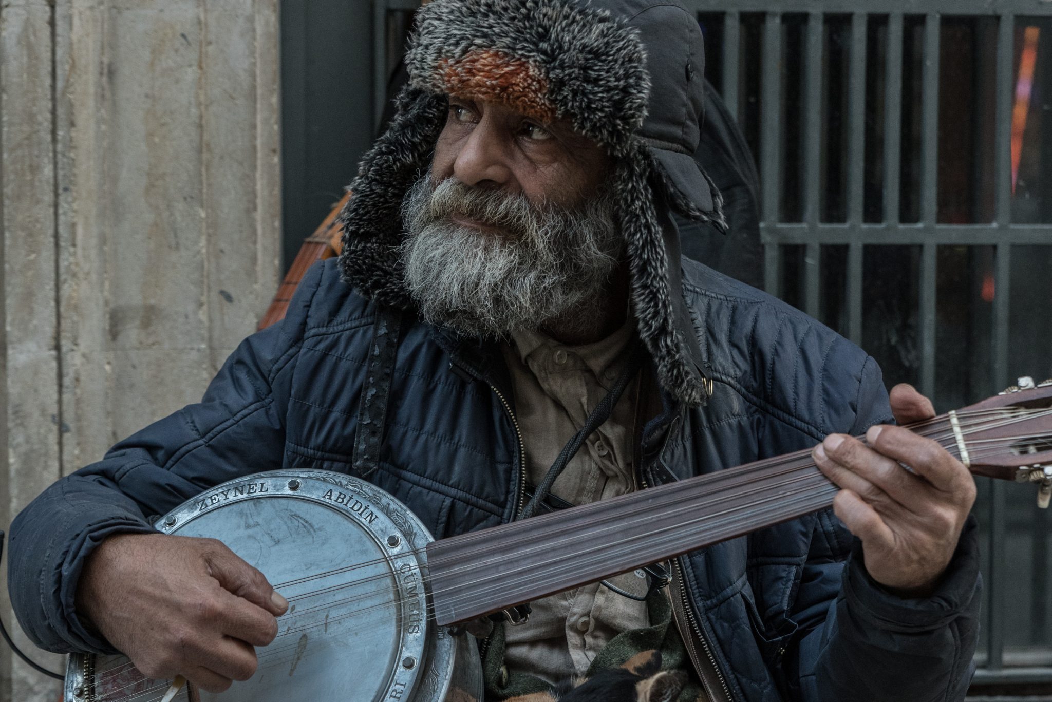 homeless, clochard, banjo, beard, portrait, traditional, culture, Istanbul, playing, music, street, photography, portrait, beard, hat